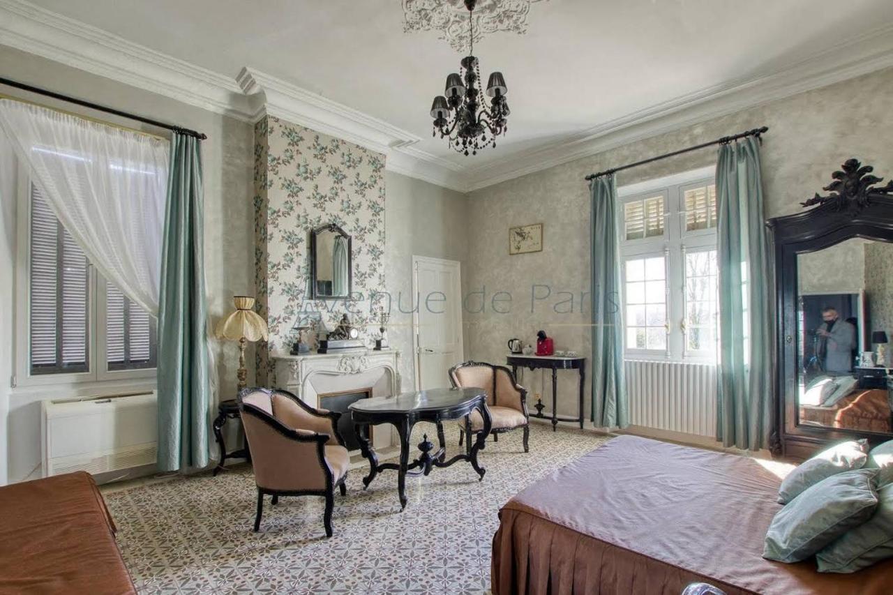 Le Mogador Chateau Du Martinet Violès Buitenkant foto
