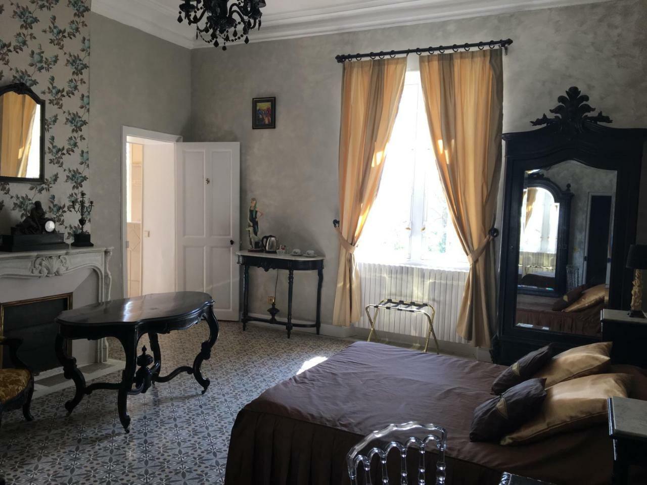Le Mogador Chateau Du Martinet Violès Buitenkant foto